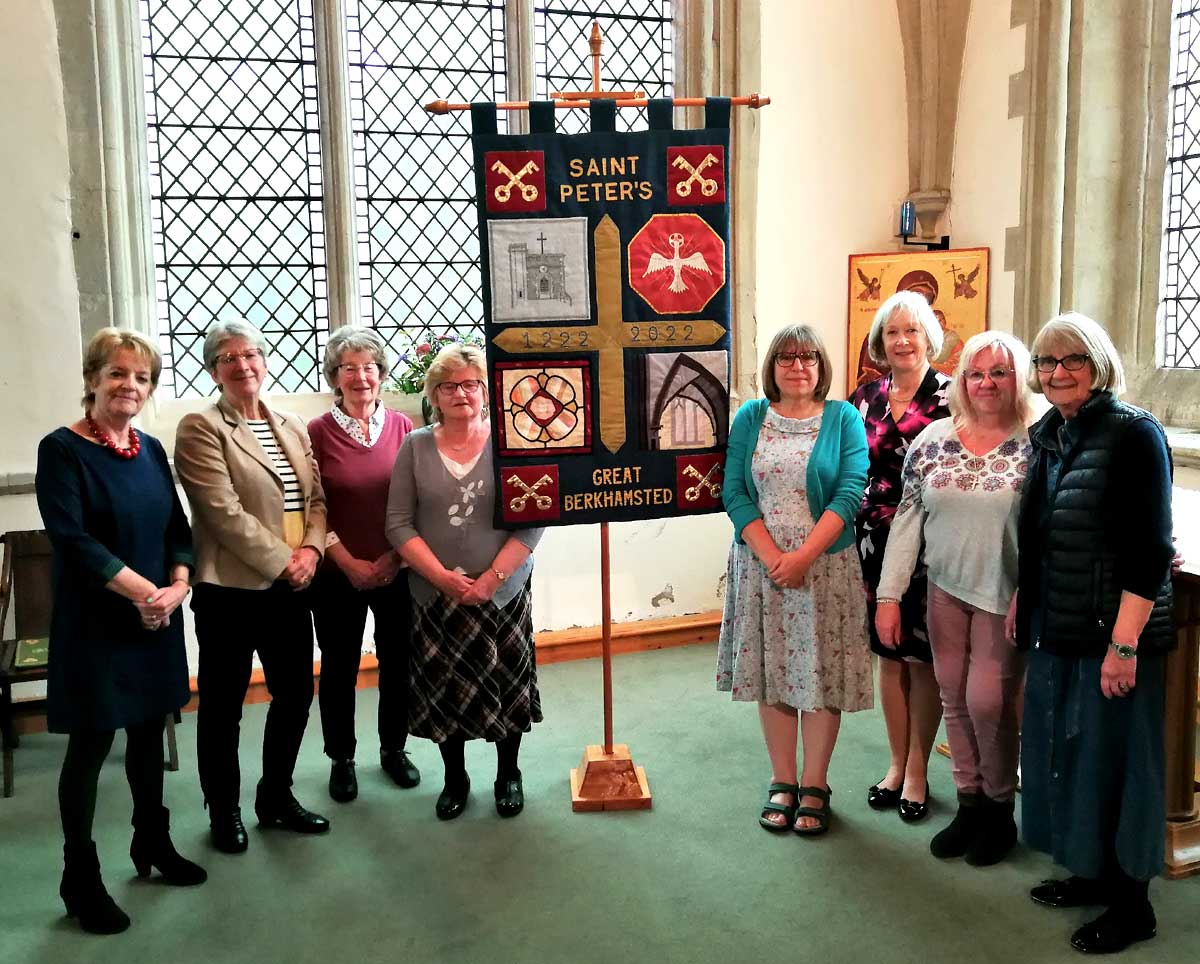 the women who made the 800th anniversary banner