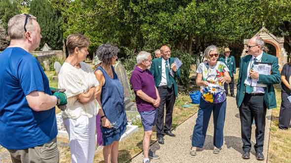 Berko in Bloom judges